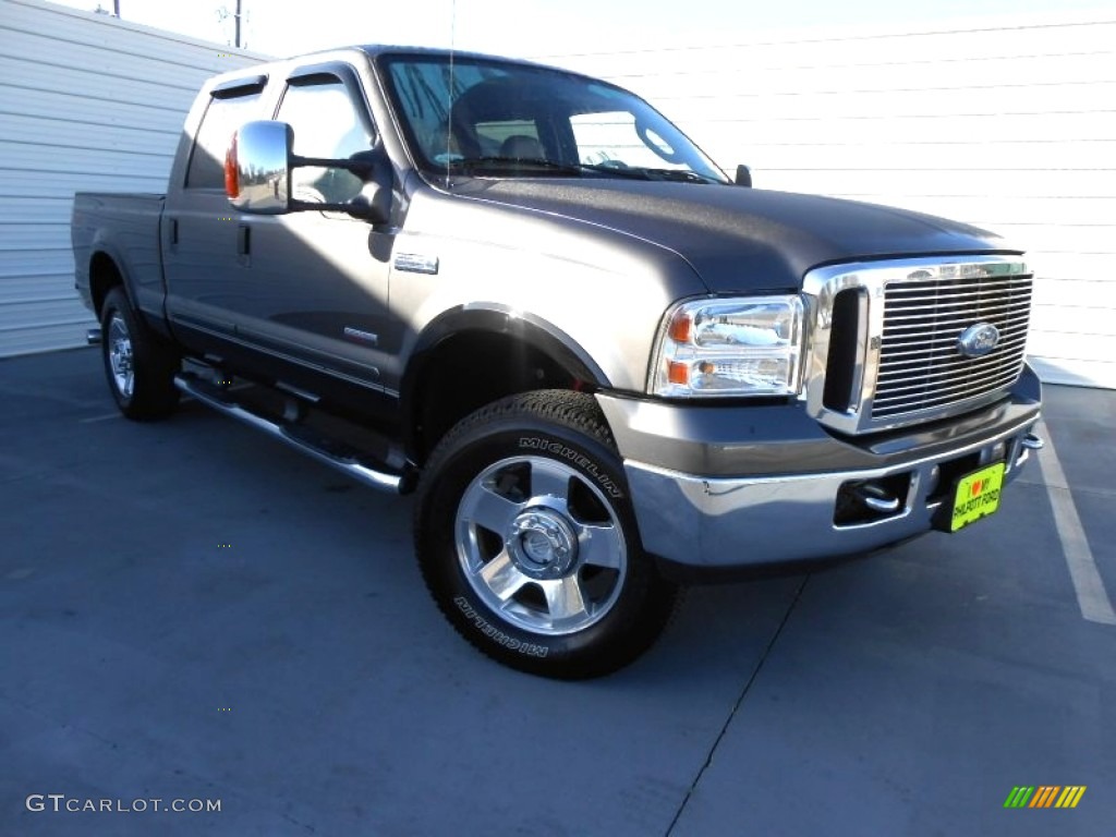 2006 F250 Super Duty Lariat Crew Cab 4x4 - Dark Shadow Gray Metallic / Medium Flint photo #1