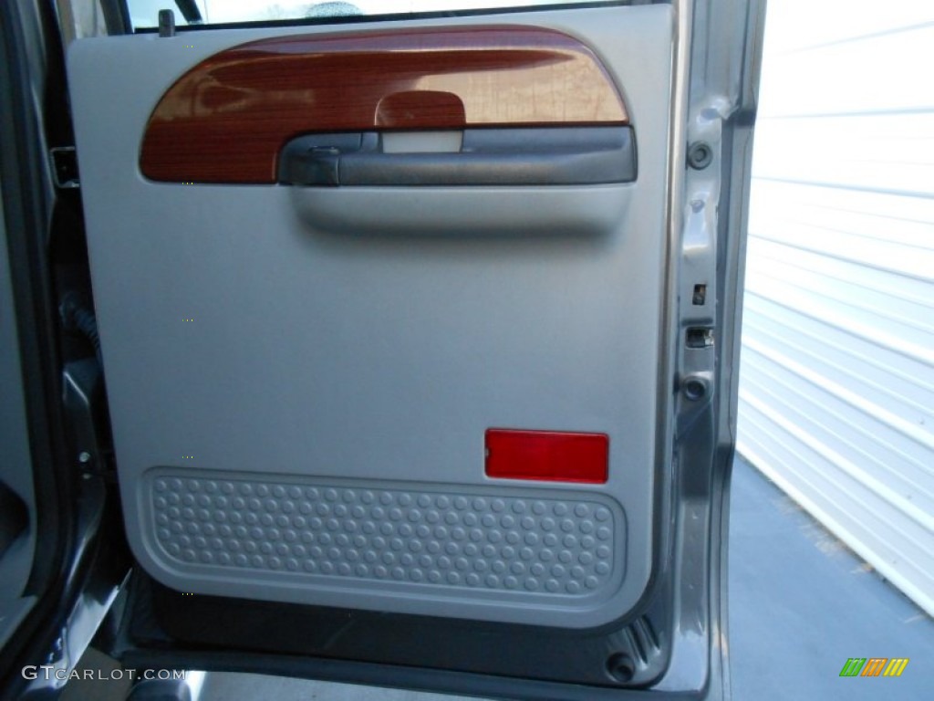 2006 F250 Super Duty Lariat Crew Cab 4x4 - Dark Shadow Gray Metallic / Medium Flint photo #28