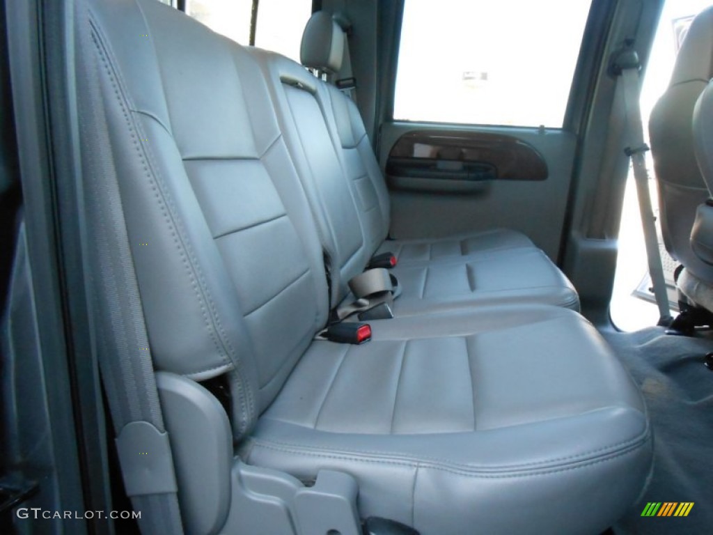 2006 F250 Super Duty Lariat Crew Cab 4x4 - Dark Shadow Gray Metallic / Medium Flint photo #29