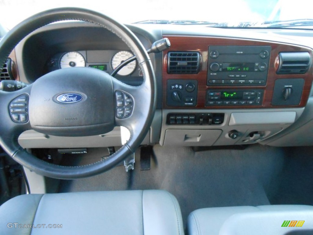 2006 F250 Super Duty Lariat Crew Cab 4x4 - Dark Shadow Gray Metallic / Medium Flint photo #37