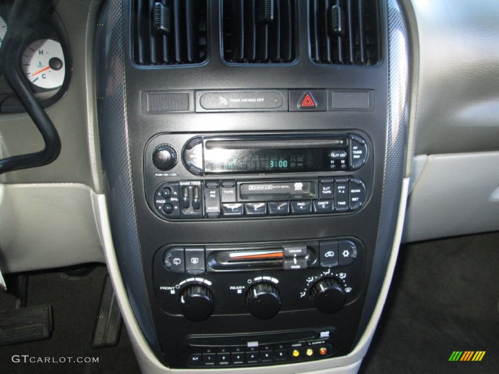 2007 Dodge Grand Caravan SXT Controls Photo #77956770