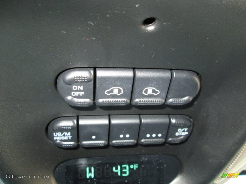 2007 Dodge Grand Caravan SXT Controls Photo #77956833