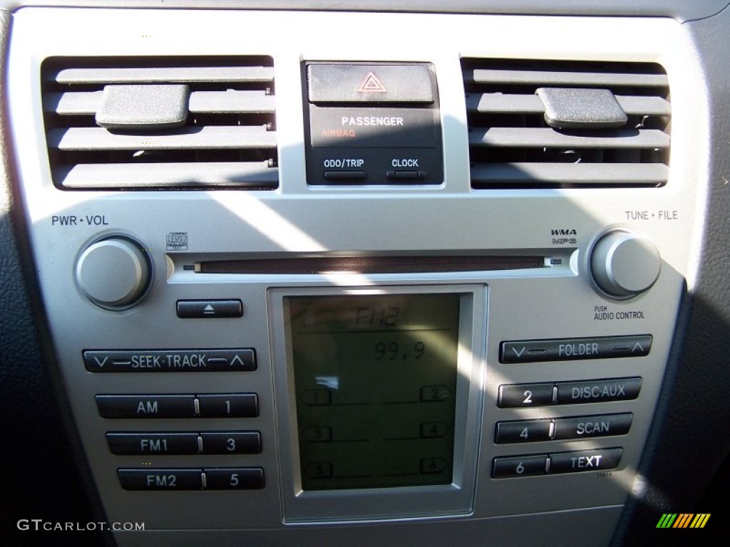 2007 Toyota Yaris Sedan Controls Photo #77957167