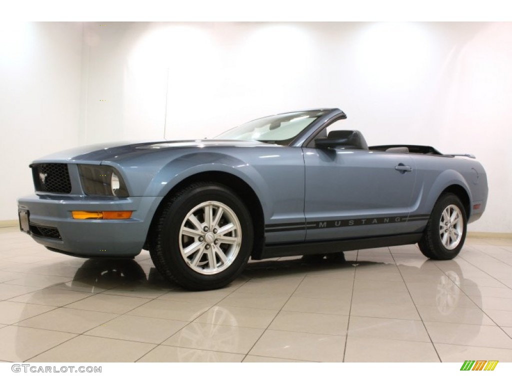 2007 Mustang V6 Premium Convertible - Windveil Blue Metallic / Light Graphite photo #25