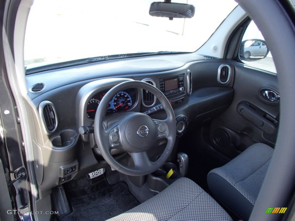 Black/Gray Interior 2010 Nissan Cube Krom Edition Photo #77962967