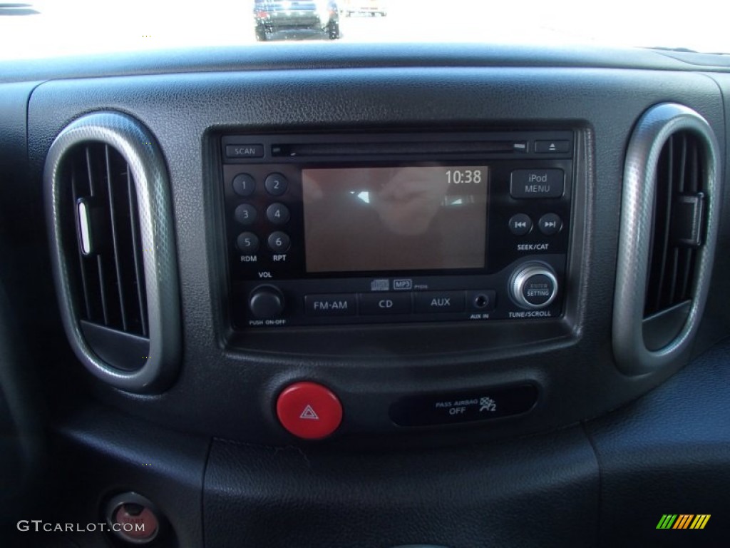 2010 Nissan Cube Krom Edition Controls Photo #77963180