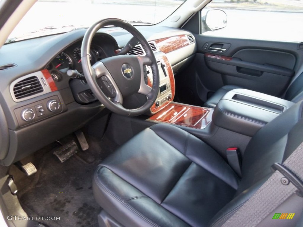 Ebony Interior 2011 Chevrolet Avalanche LTZ 4x4 Photo #77965028