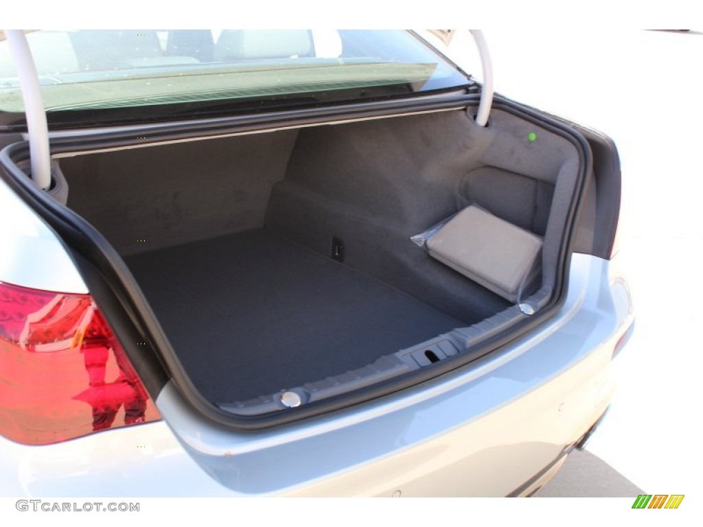 2013 BMW 7 Series 750Li Sedan Trunk Photos