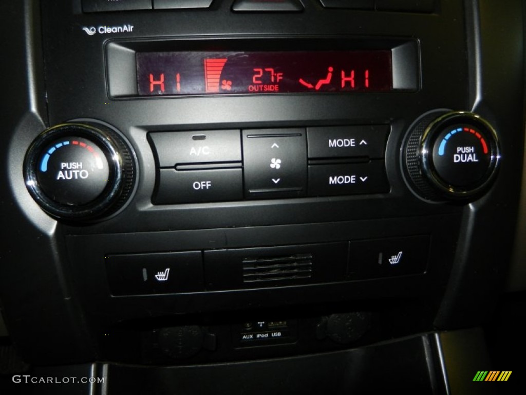 2011 Kia Sorento EX AWD Controls Photo #77965916