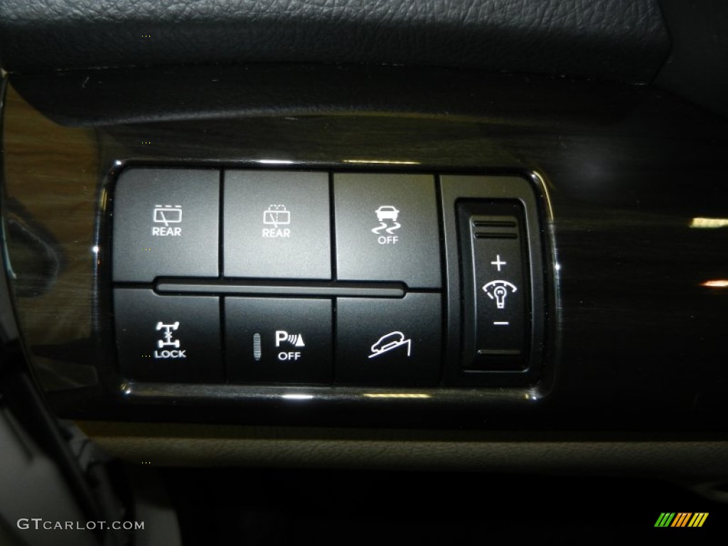 2011 Kia Sorento EX AWD Controls Photo #77965931
