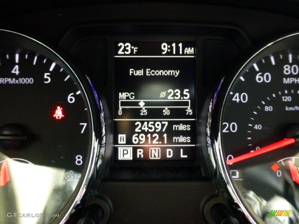 2011 Rogue SV AWD - Wicked Black / Black photo #20