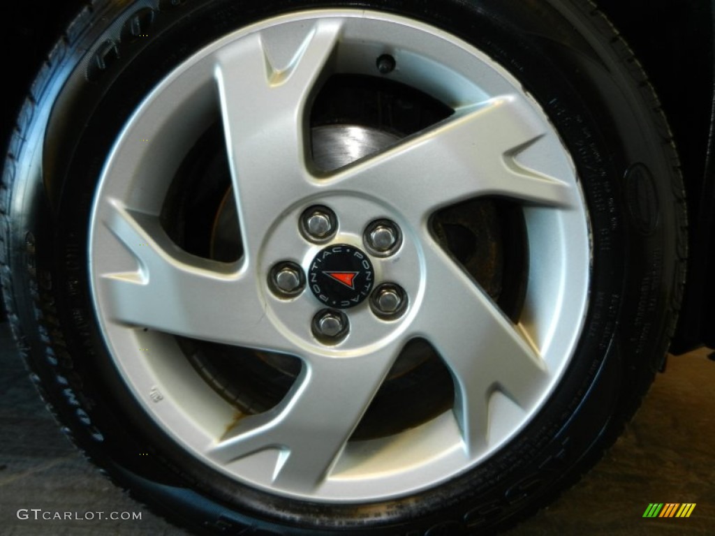 2004 Pontiac Vibe AWD Wheel Photos