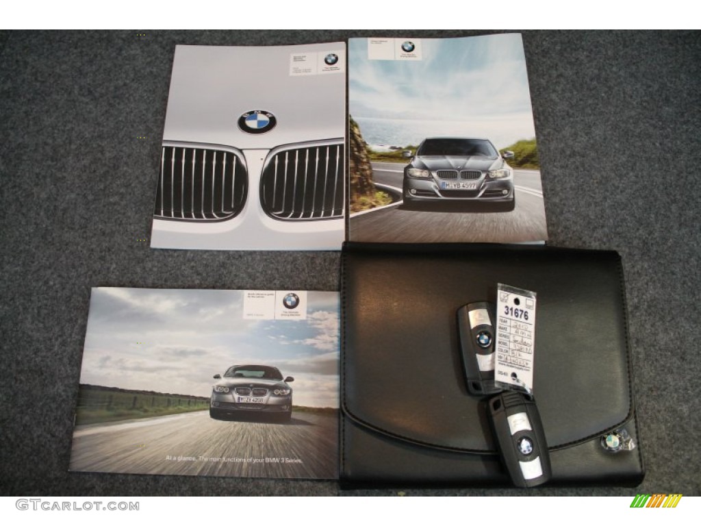 2010 BMW 3 Series 328i xDrive Sedan Books/Manuals Photos