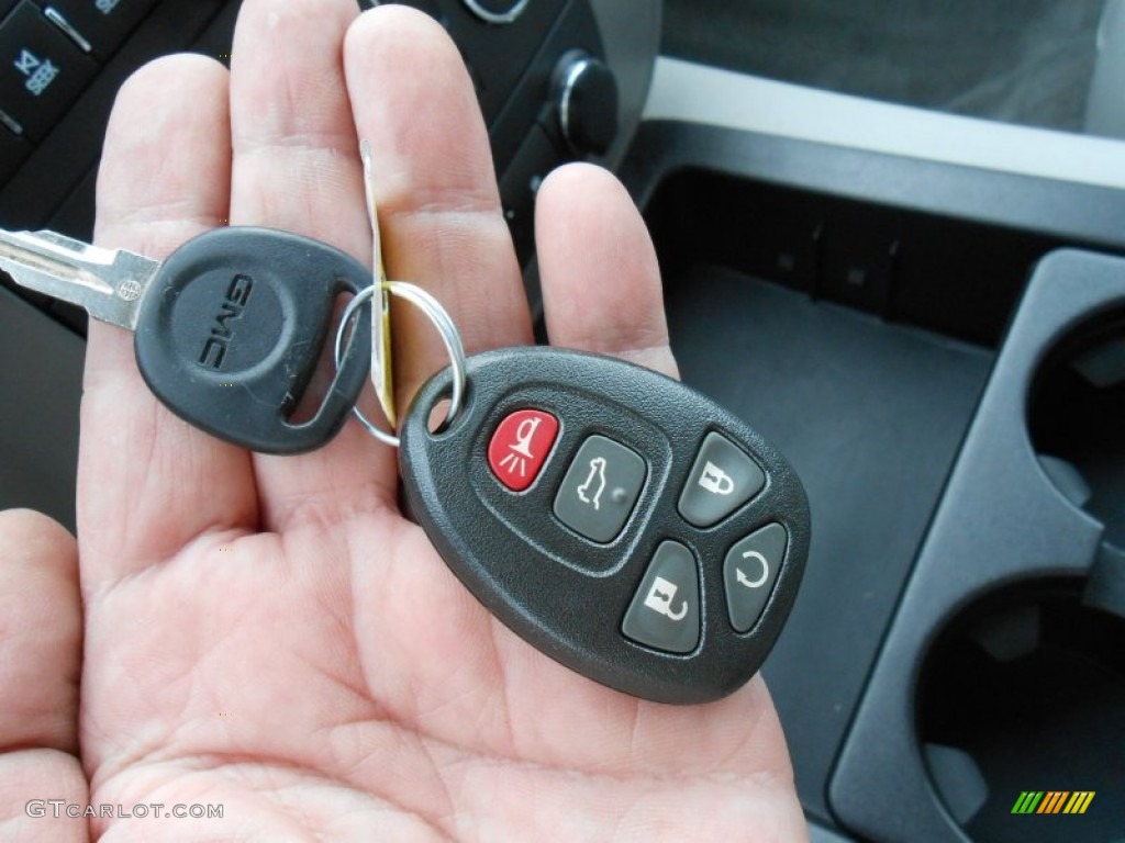 2012 GMC Yukon SLT 4x4 Keys Photos