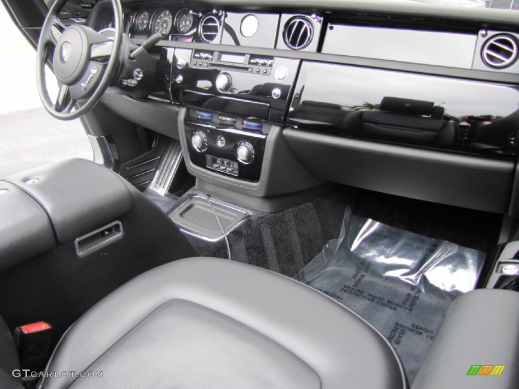 2008 Rolls-Royce Phantom Drophead Coupe Standard Phantom Drophead Coupe Model Black Dashboard Photo #77977291