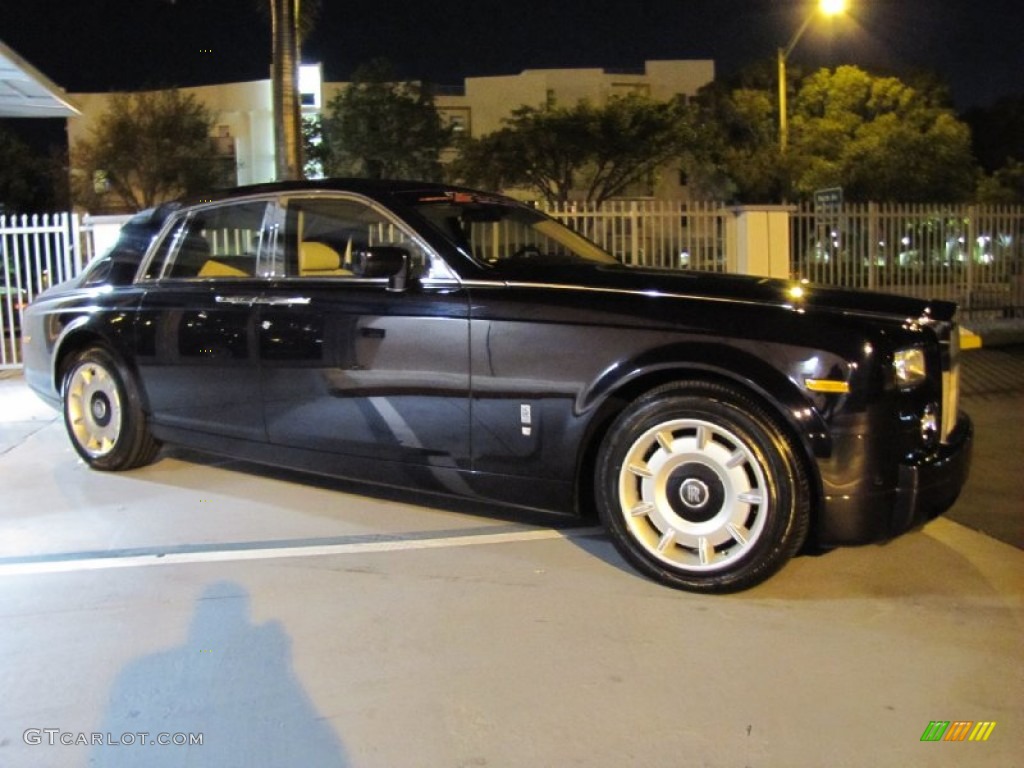 2005 Phantom  - Blue Velvet / Cornsilk photo #1