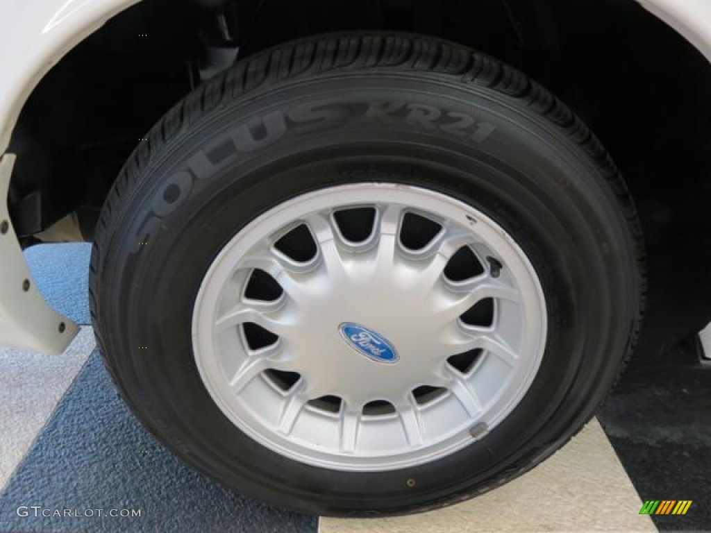 1997 Ford Crown Victoria LX Wheel Photo #77977479