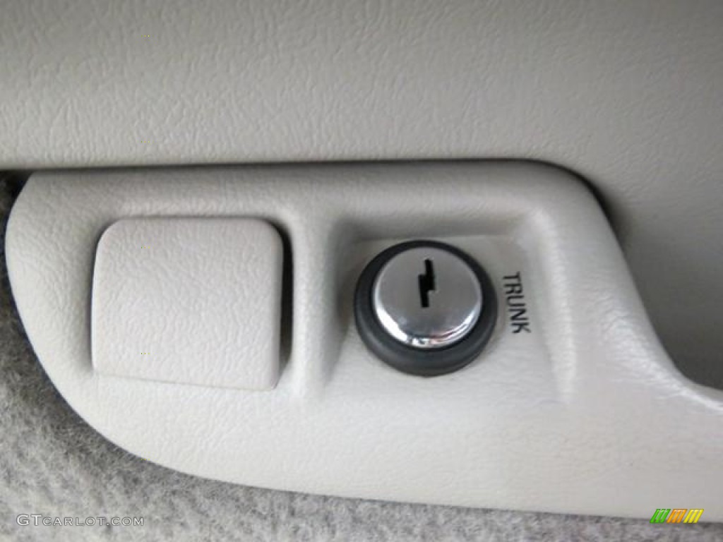 1997 Ford Crown Victoria LX Controls Photo #77977627