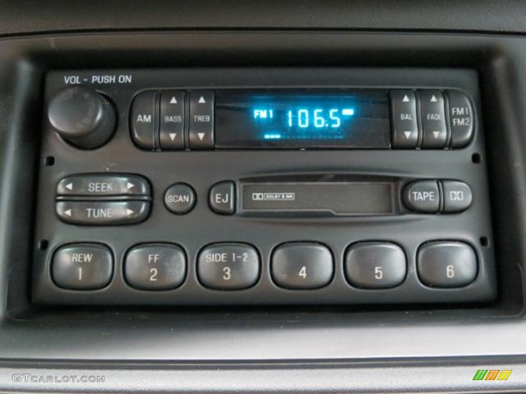 1997 Ford Crown Victoria LX Audio System Photos