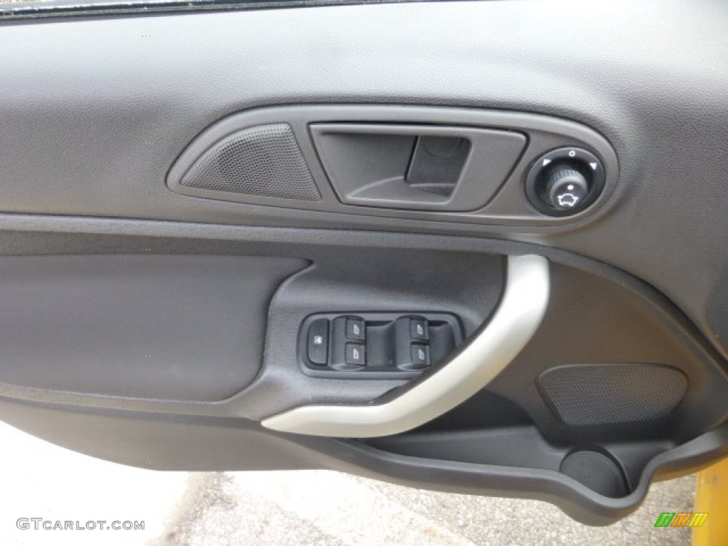 2011 Fiesta SES Hatchback - Yellow Blaze Metallic Tri-Coat / Charcoal Black/Blue Cloth photo #18