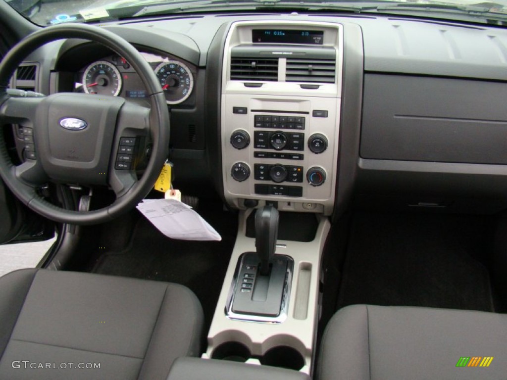 2011 Escape XLT - Tuxedo Black Metallic / Charcoal Black photo #15