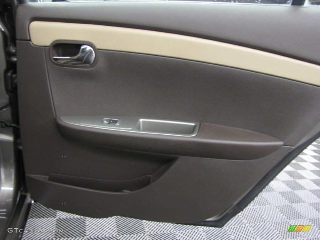 2010 Chevrolet Malibu LTZ Sedan Cocoa/Cashmere Door Panel Photo #77981582