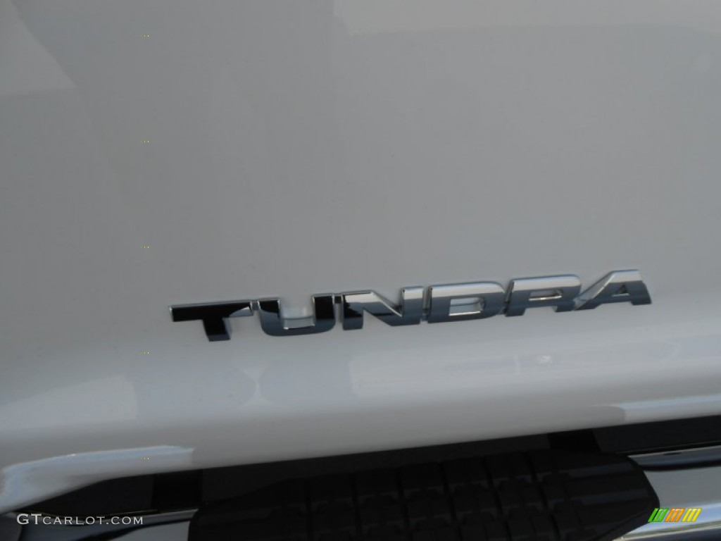 2013 Tundra TSS CrewMax - Super White / Black photo #16