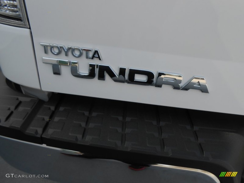 2013 Tundra CrewMax - Super White / Graphite photo #6