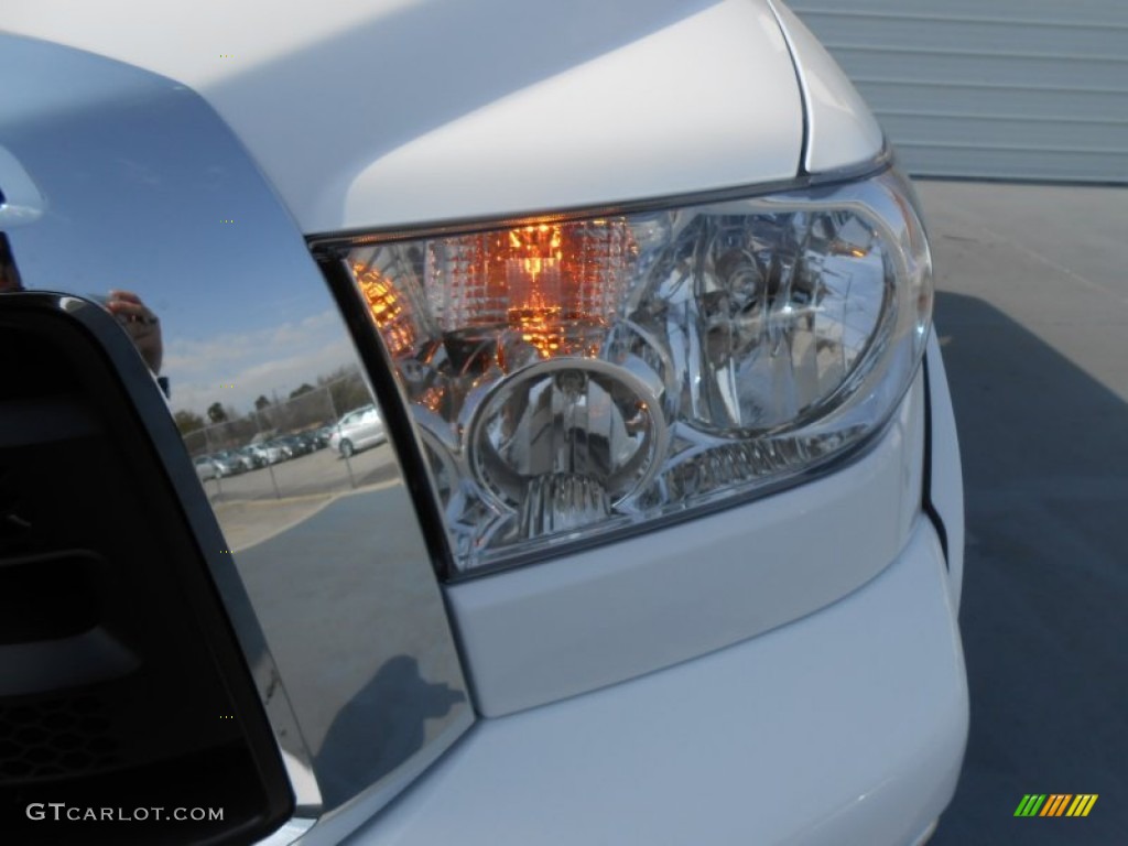 2013 Tundra CrewMax - Super White / Graphite photo #11