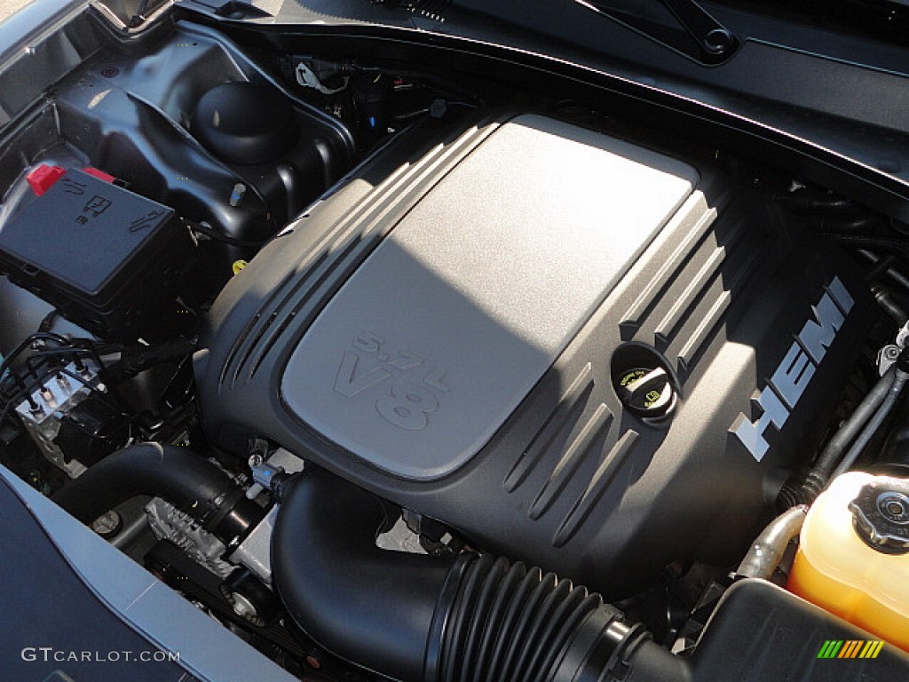 2012 Dodge Charger R/T Max Engine Photos