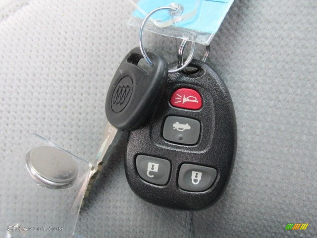 2010 Buick Lucerne CX Keys Photos