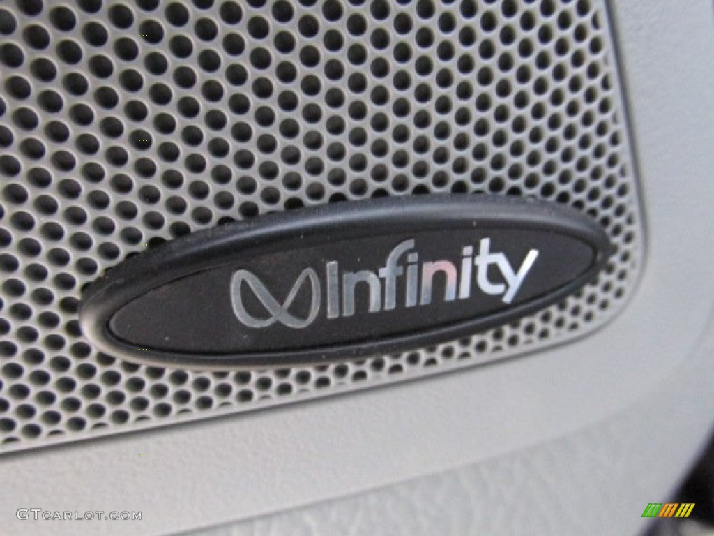 2009 Kia Borrego EX V6 4x4 Audio System Photos
