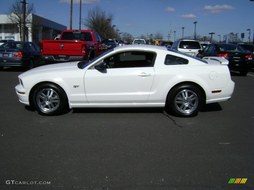 2006 Mustang GT Premium Coupe - Performance White / Dark Charcoal photo #9