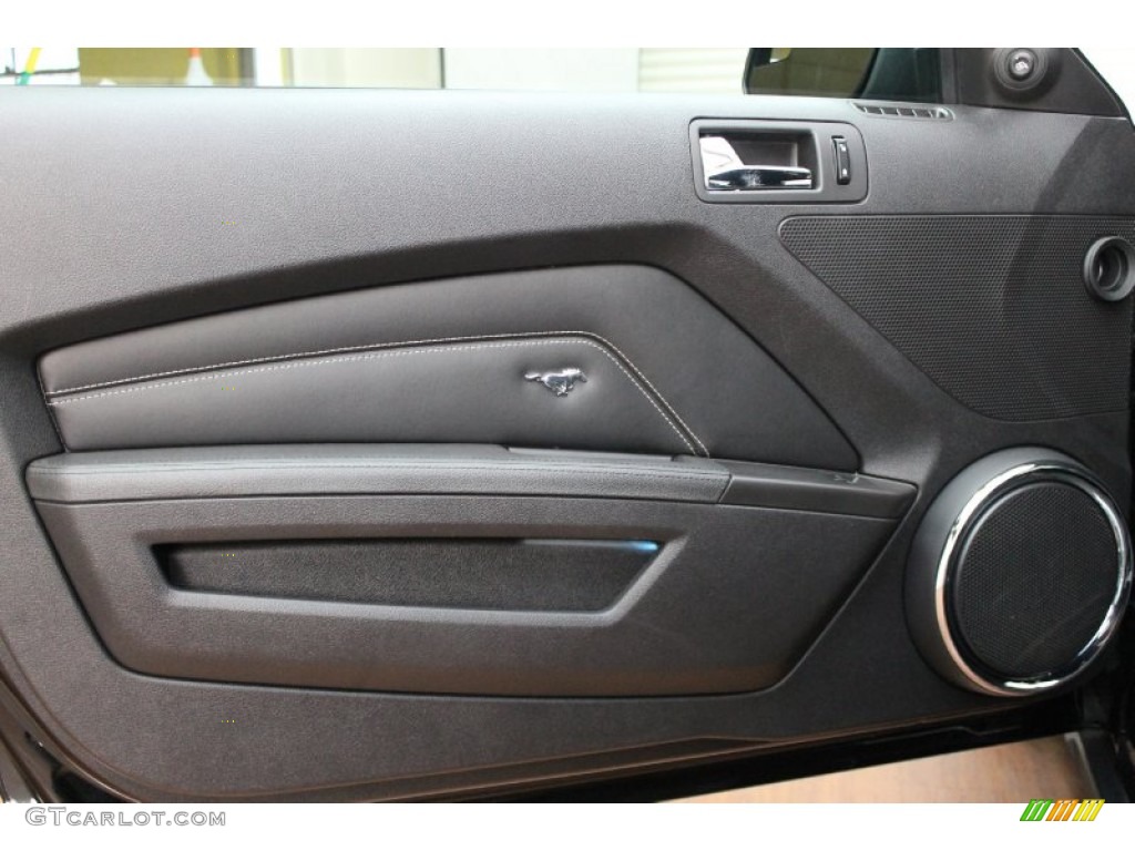 2011 Ford Mustang GT Premium Coupe Charcoal Black/Cashmere Door Panel Photo #77993116