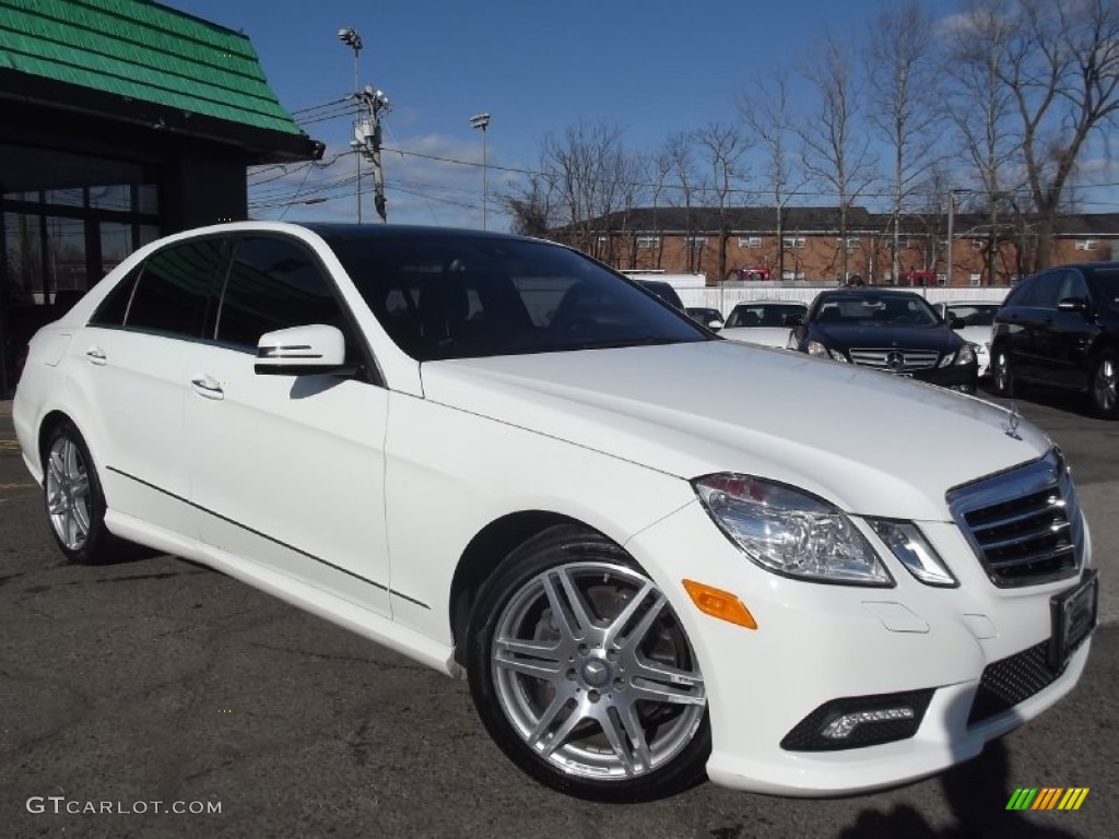 2010 E 350 4Matic Sedan - Arctic White / Black photo #2