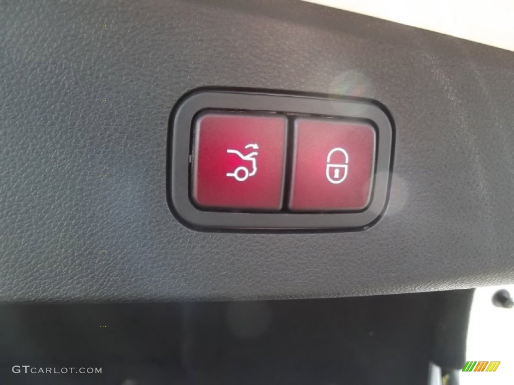 2010 E 350 4Matic Sedan - Arctic White / Black photo #11