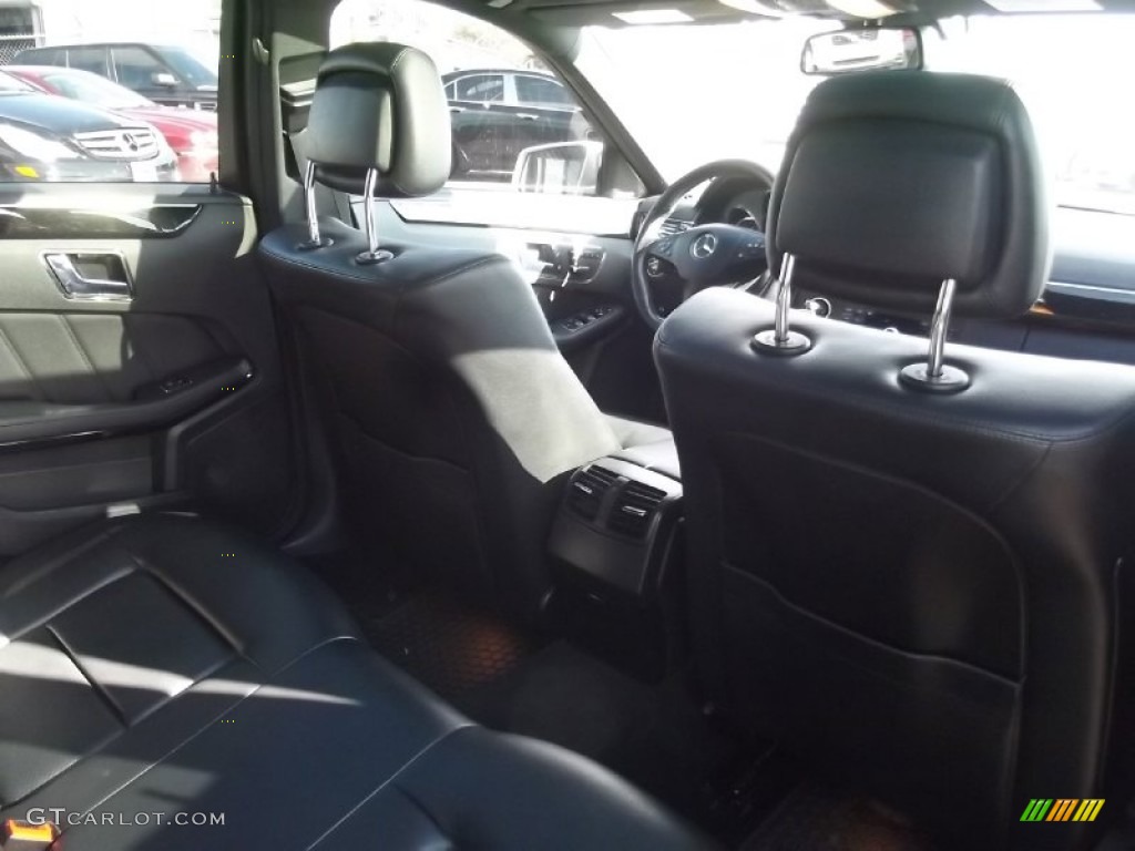 2010 E 350 4Matic Sedan - Arctic White / Black photo #17