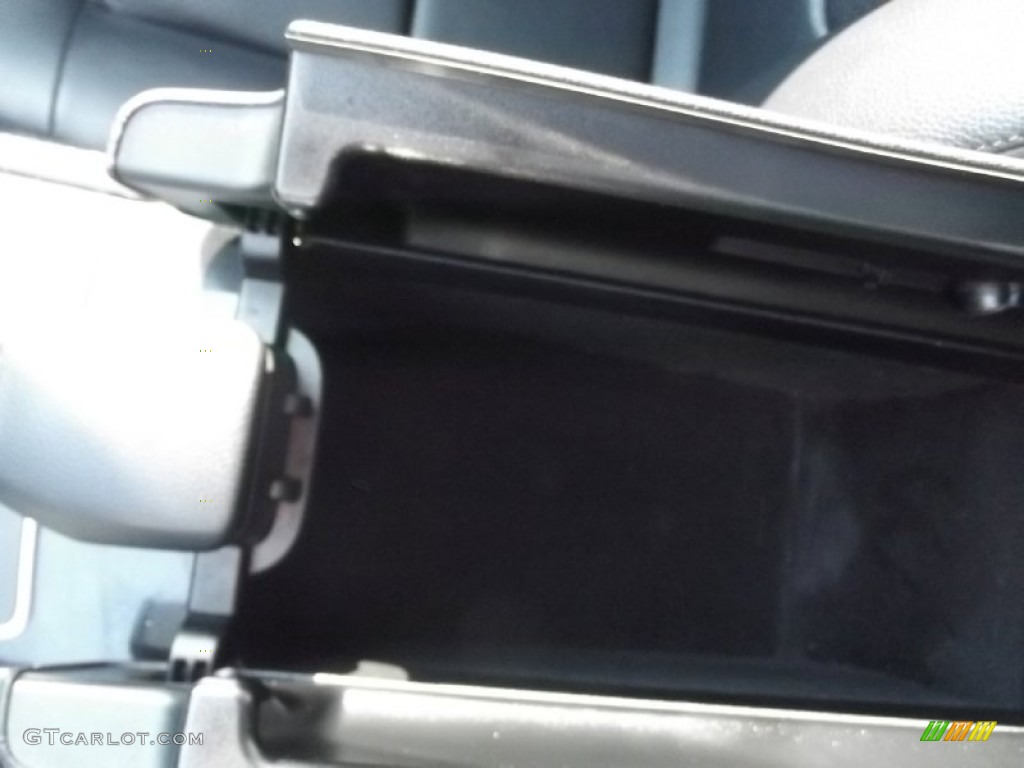 2010 E 350 4Matic Sedan - Arctic White / Black photo #25