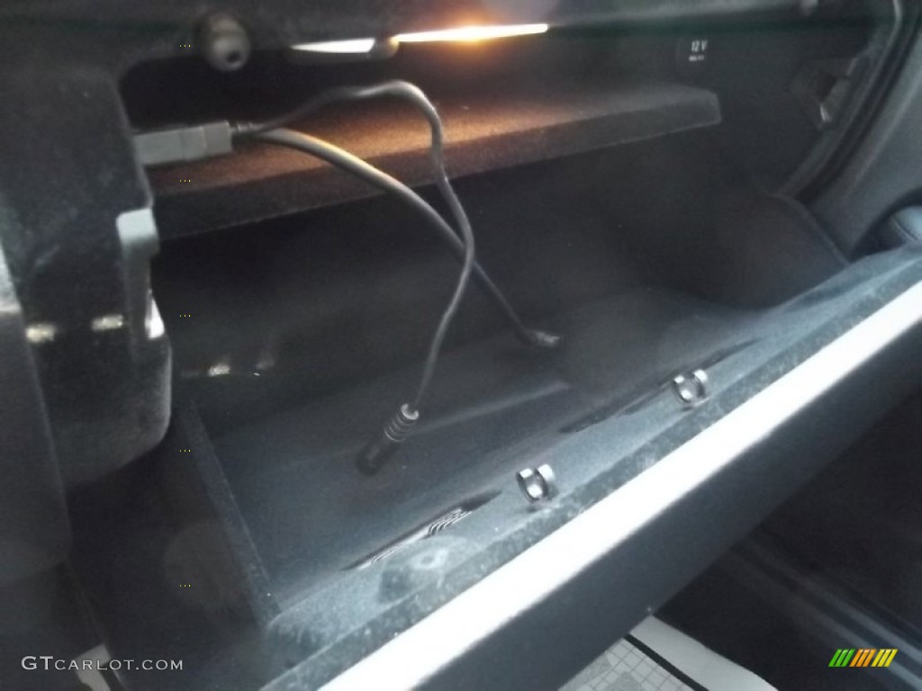 2010 E 350 4Matic Sedan - Arctic White / Black photo #26