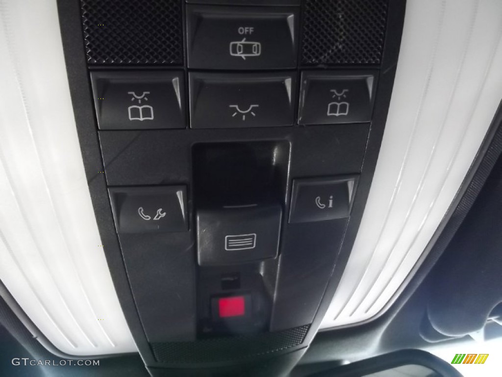 2010 E 350 4Matic Sedan - Arctic White / Black photo #35