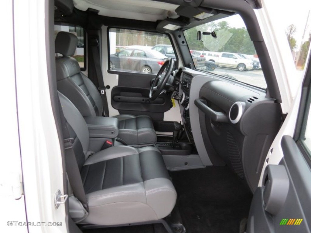 Dark Slate Gray/Medium Slate Gray Interior 2010 Jeep Wrangler Unlimited Sahara 4x4 Photo #77999552