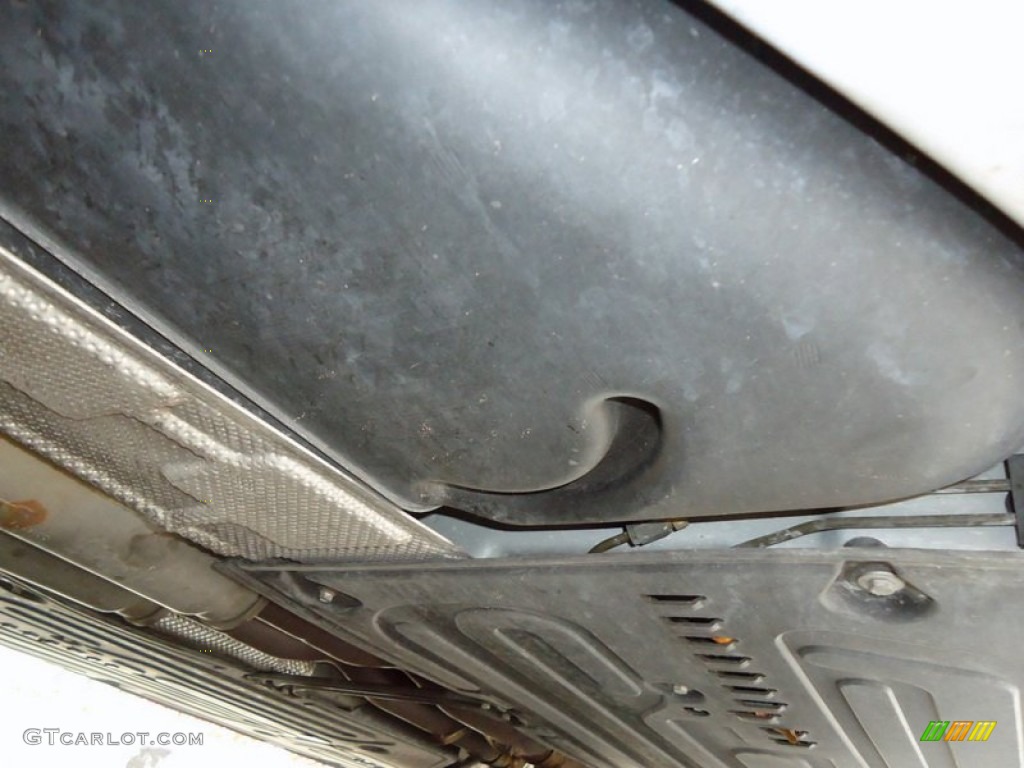 2003 Jaguar S-Type 3.0 Undercarriage Photo #78002303