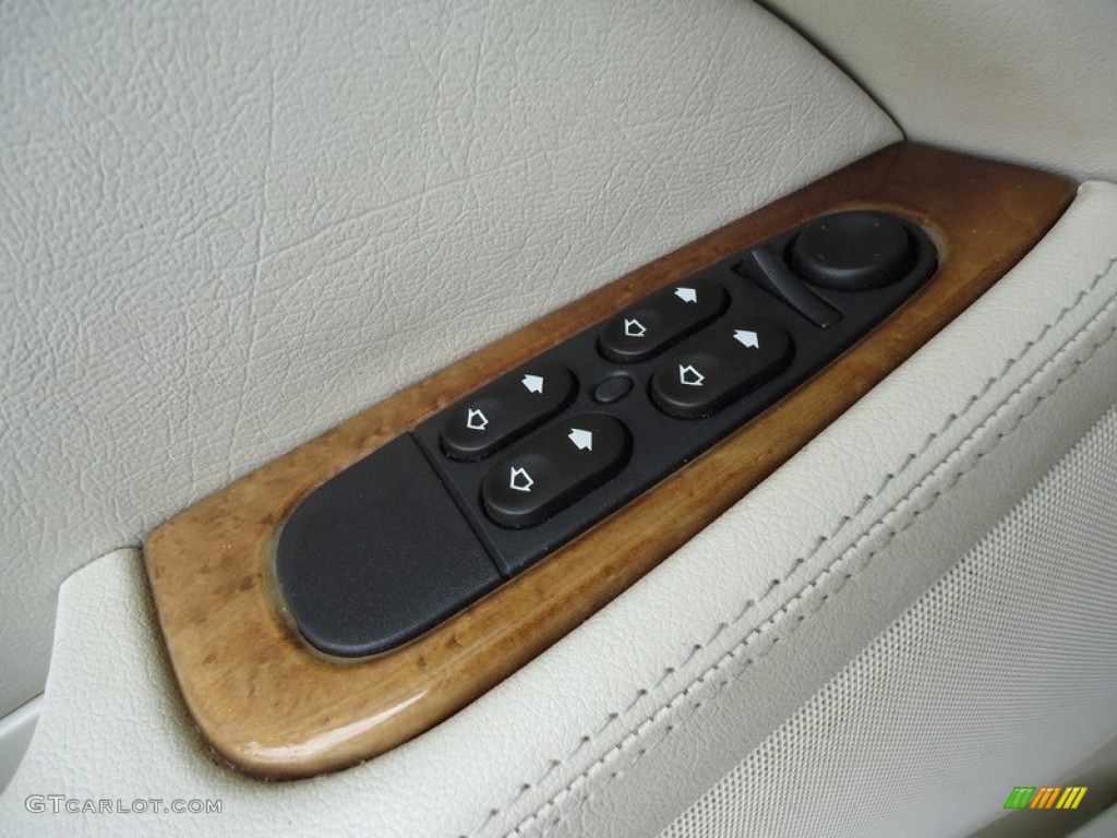 2003 Jaguar S-Type 3.0 Controls Photo #78002582