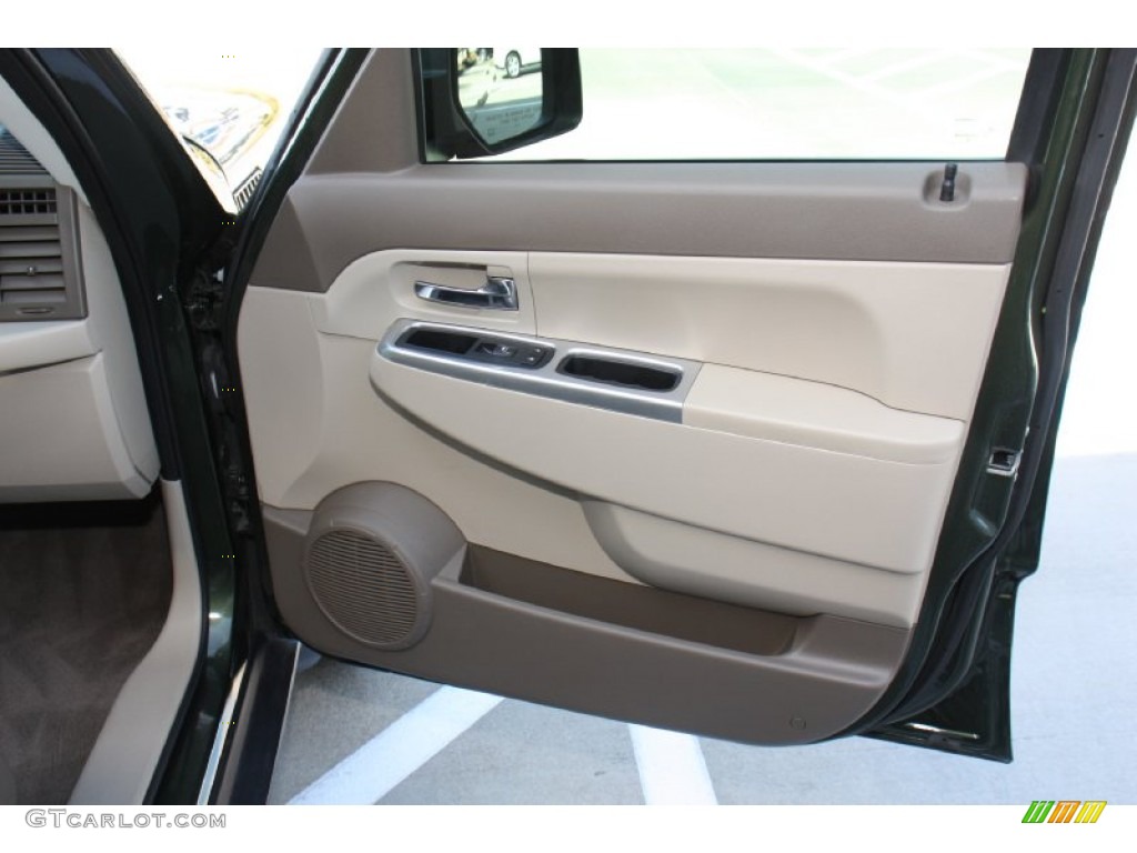2008 Jeep Liberty Limited Pastel Pebble Beige Door Panel Photo #78003551