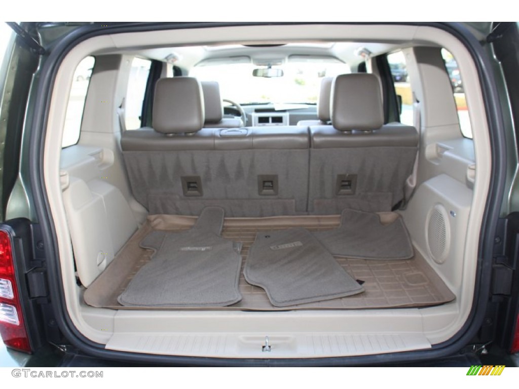 2008 Jeep Liberty Limited Trunk Photos