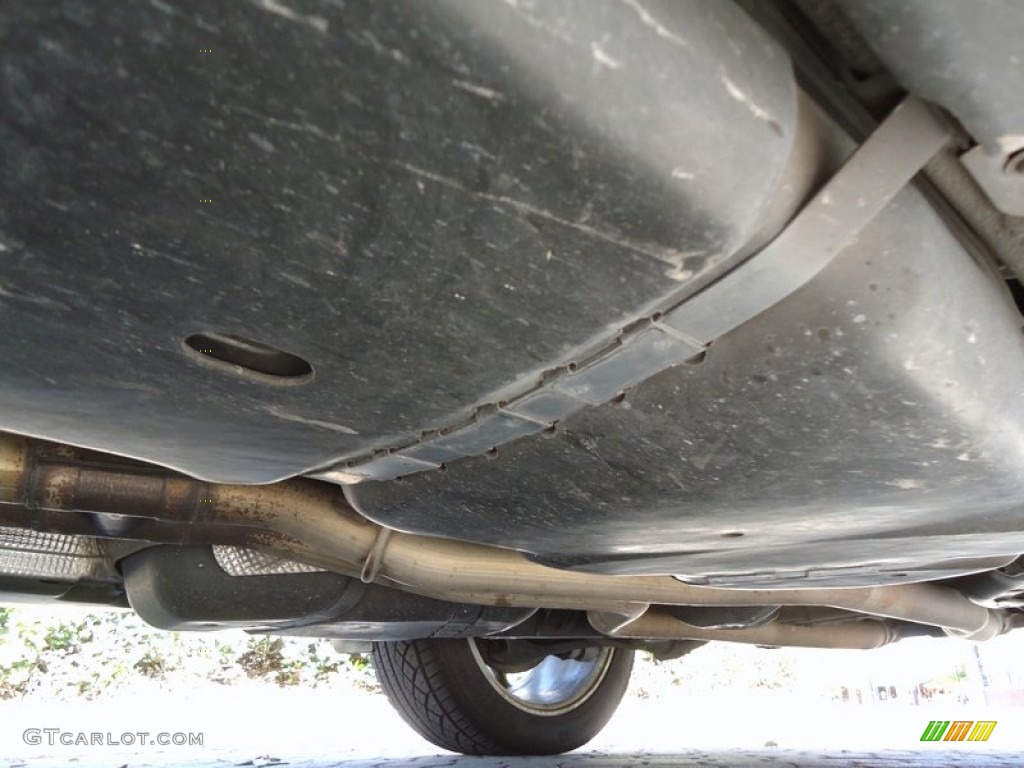 2004 Porsche Cayenne S Undercarriage Photo #78005645