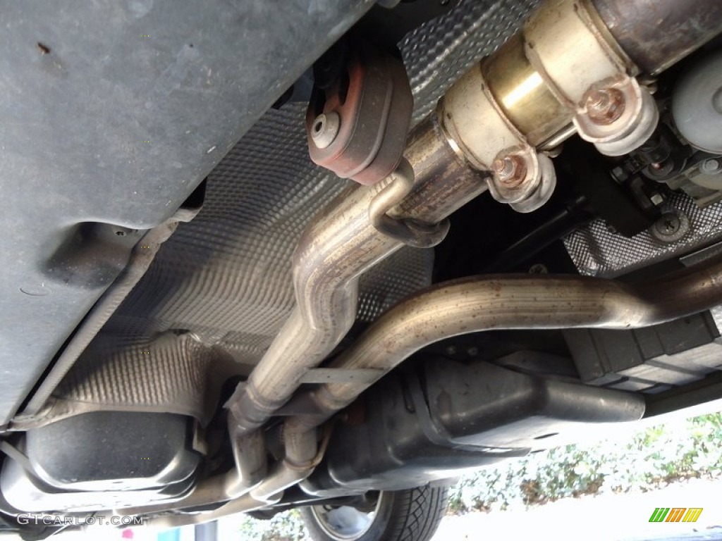 2004 Porsche Cayenne S Undercarriage Photos