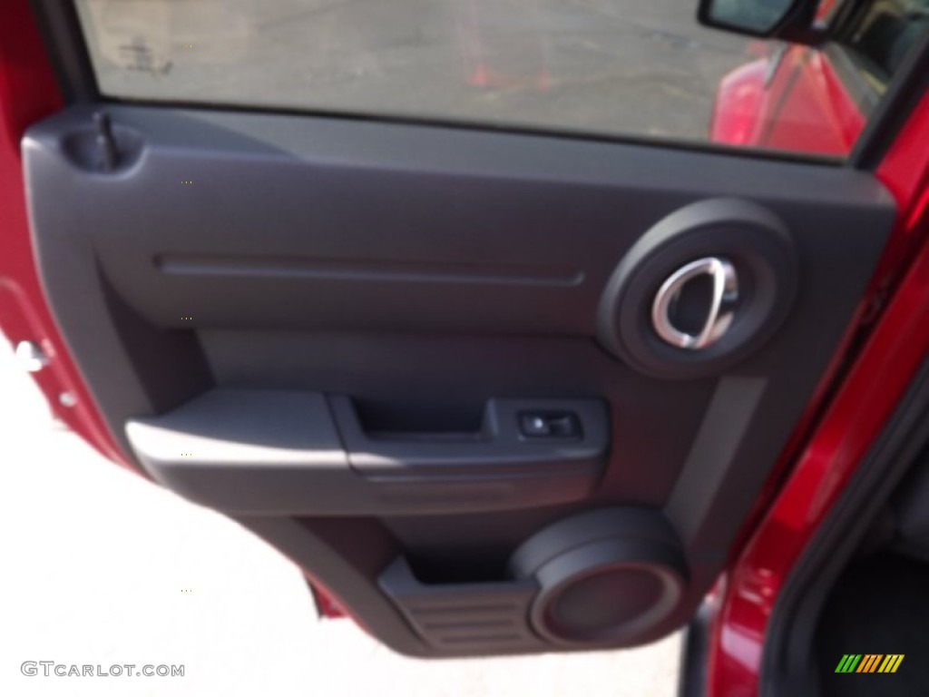 2011 Nitro Heat 4x4 - Redline 2-Coat Pearl / Dark Slate Gray photo #17