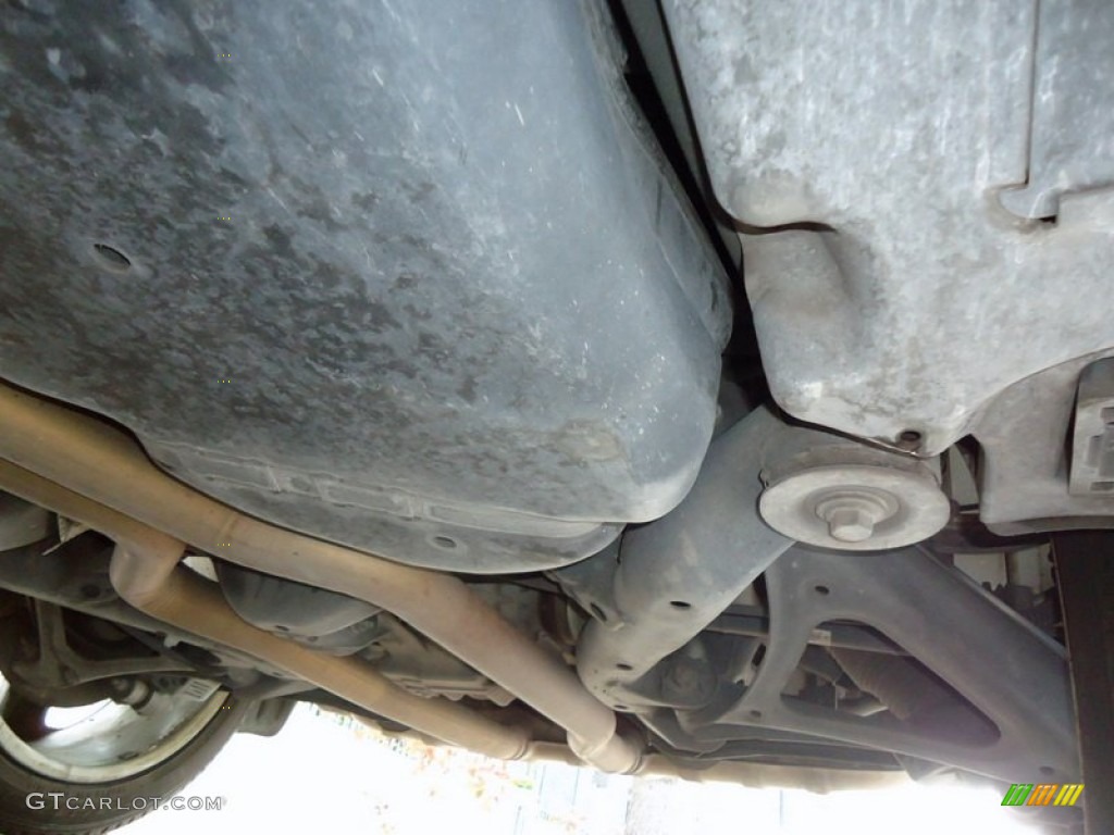 2006 Porsche Cayenne S Titanium Undercarriage Photo #78008083