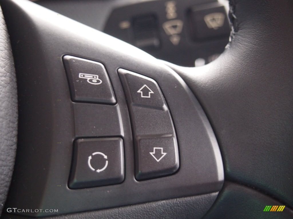 2011 BMW X5 xDrive 50i Controls Photo #78008131
